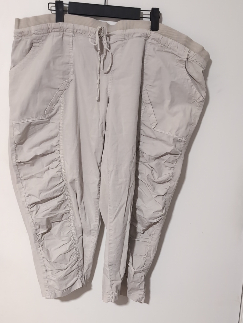 XCVI Women's Cream Cargo Capri Drawstring Pants
